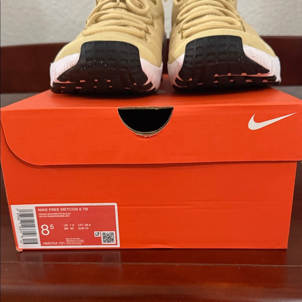 Nike Free Metcon 6 TB Sneakers - Picture 2 of 4